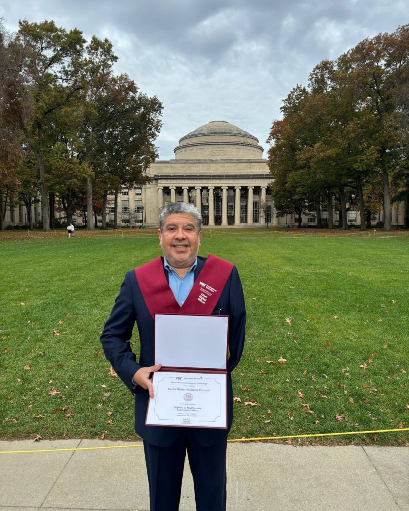 La Universidad Metropolitana honra al Dr. Carlos Xavier Espinoza Cordero, Ph.D.,