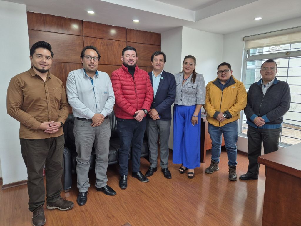 Alianzas estratégicas en beneficio de la comunidad UMET y del GAD Quijos