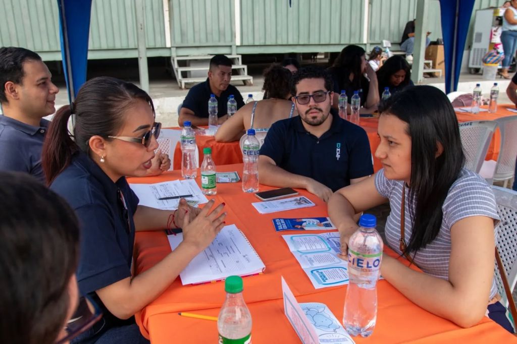 La UMET Guayaquil llevó a cabo una Brigada Jurídica Gratuita en el Centro ZUMAR – Mucho Lote 1