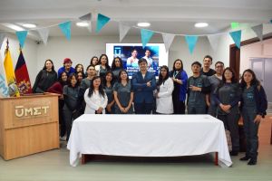 Universidad Metropolitana 73 jovenes cientificos lab clinico umet 9